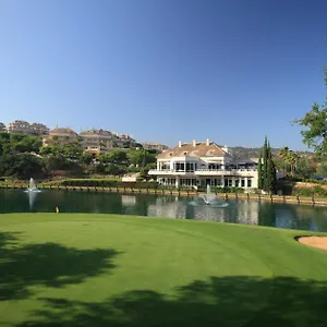 Апарт-отель Elviria Hills Living