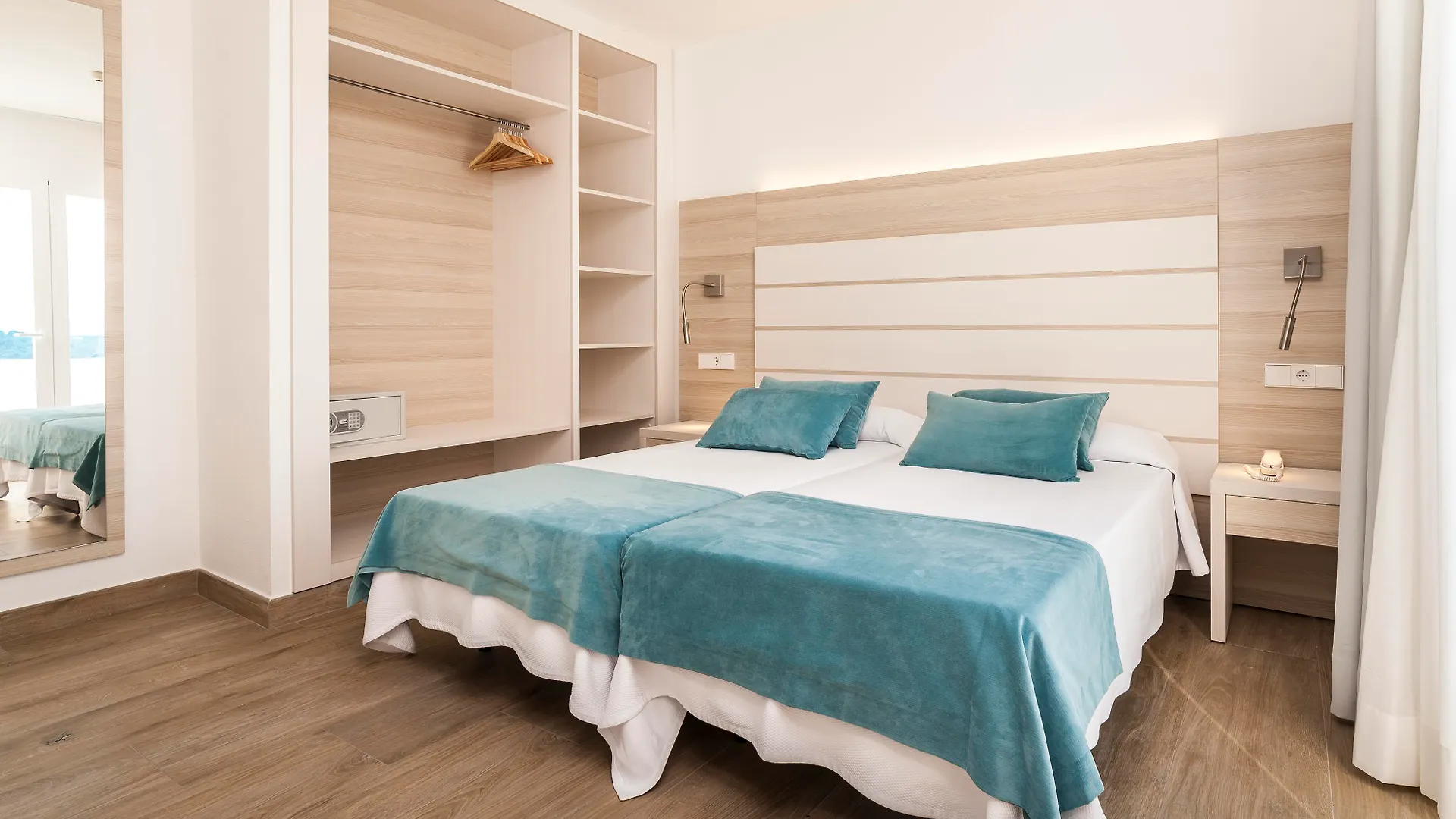 **** Hotel Globales Mediterrani Cala Blanca  Hiszpania
