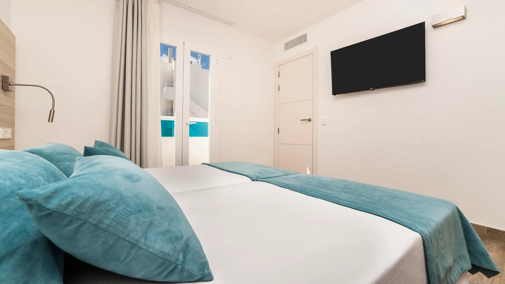 **** Hotel Globales Mediterrani Cala Blanca  Hiszpania